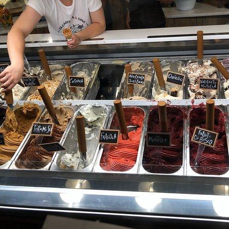 Da Carolina & Gina Sas